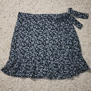 Hollister Small Mini Skirt Ruffle Elastic Band Lined Side Tie Paisley Black